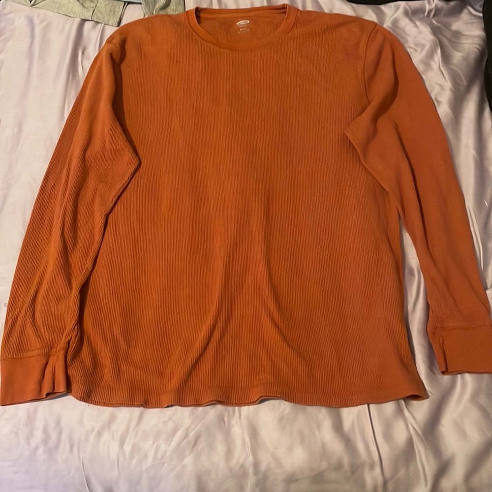 Old navy thermal long sleeve shirt